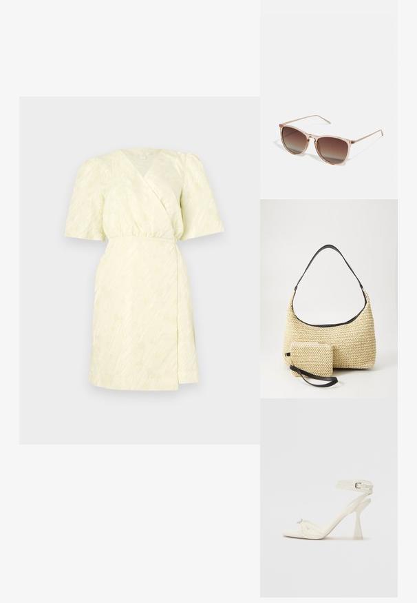 Suknelė įvyniojama, švelnios geltonos spalvos su tekstūruotomis juostelėmis, trumpomis pūstomis rankovėmis ir elastinga juosmens linija, suteikianti figūrą išryškinančią formą, turinti V formos iškirptę.; Baltos odinės aukštakulnės sandalai su dirželiais, elegantiško dizaino, skaidriu blokiniu kulnu ir dekoratyviu elementu ant piršto.; Rudi gradientiniai saulės akiniai su permatomu rožiniu rėmeliu, kvadratinės formos ir plonomis metalinėmis šakėmis. Yra su apvalintais kraštais ir minimaliais dekoratyviniais elementais.; Austo pynimo šiaudinio rankinio krepšio su kreiviu siluetu, su glotnia juoda odine rankena ir atitinkamu mažu maišeliu, pritvirtintu prie riešo juostos.