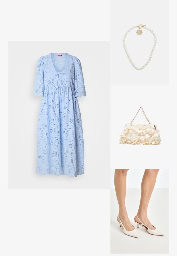 Lys blå kjole med løs passform, korte puffede ermer, V-hals, øyelet mønster og bølgekant, laget av teksturert bomullsstoff.; Beige patent lærstøvletter med spidse tå og 5 cm hæl, med udskårne sider og en tynd ankelrem.; Hvit blomsterhåndveske med en samlet stoffoverflate, gullfarget kjedehank og metallklips. Har teksturerte kronblader for ekstra detalj.; Lauren Ralph Lauren COLLAR - Smykke - gold-coloured/white