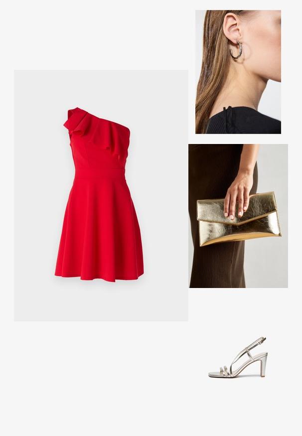 WAL G PETITE MAXINE RUFFLE SKATER - Dzsörzéruha - red; Fémes ezüst színű magassarkú szandál nyitott orral, három vékony pánttal a lábfejen és egy csatfüles bokapánttal.; Arany fémes clutch táska sima textúrával, háromszög alakú csattal. A kéz, amely tartja, szépen manikűrözött körmökkel rendelkezik.; Ez egy ezüst fülbevaló, sima felülettel, amelyen apró arany díszítőelemek találhatók. Kerek formájú és a fülcimpán viselik.