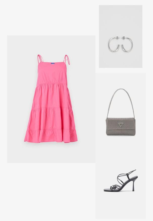 HUGO KARAMELA - Freizeitkleid - dark pink; Schwarze, hochhackige Sandalen mit dünnen Riemen und einem geknoteten Design, einer glatten, rechteckigen Zehenpartie und einem eleganten Stiletto-Absatz.; Hellegraue metallische Handtasche mit einer Kettenriemen, verziert mit kleinen kreisförmigen metallic Nieten und einem dreieckigen Markenlogo.; Silberne Creolen mit einer glatten, glänzenden Oberfläche, einer gebogenen Form und einer Steckverschluss. Minimalistisches Design mit modernem Finish.