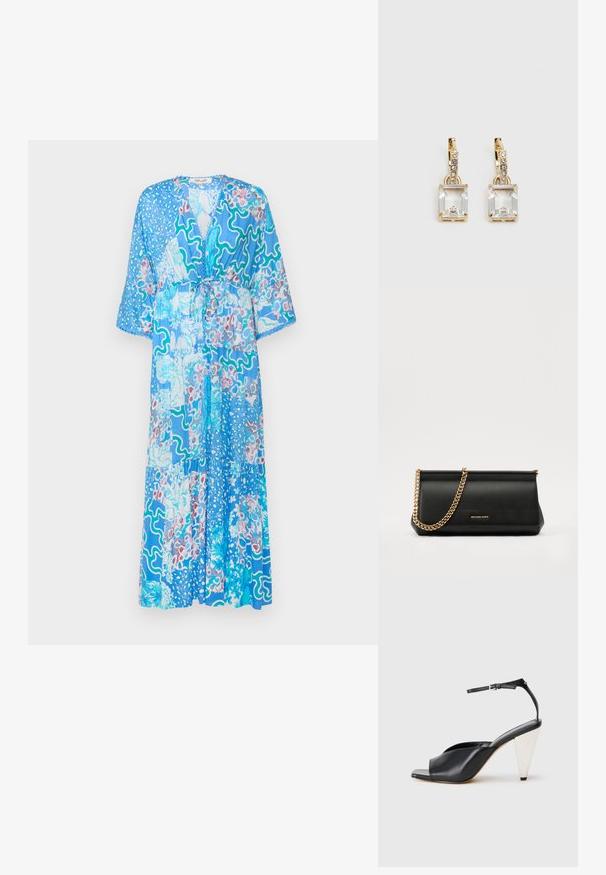 Diane von Furstenberg BORIS DRESS - Maksi suknelė - blue; Juodos odinės aukštakulnės šlepetės su atvira nosimi, asimetrišku dizainu, kulkšnies dirželiu ir metaliniu kūgio formos kulnu. Visas paviršius lygus.; Juodas odinis delninukas su auksine grandine, turintis lygų paviršių, stačiakampį išmatavimą ir įspaustą prekės ženklą priekyje.; Auksinės spalvos auskarai, kuriuose yra stačiakampis, skaidrus kristalas, kabantis po eile mažų, apvalių skaidrių akcentų. Šiuolaikiškas, modernus dizainas.