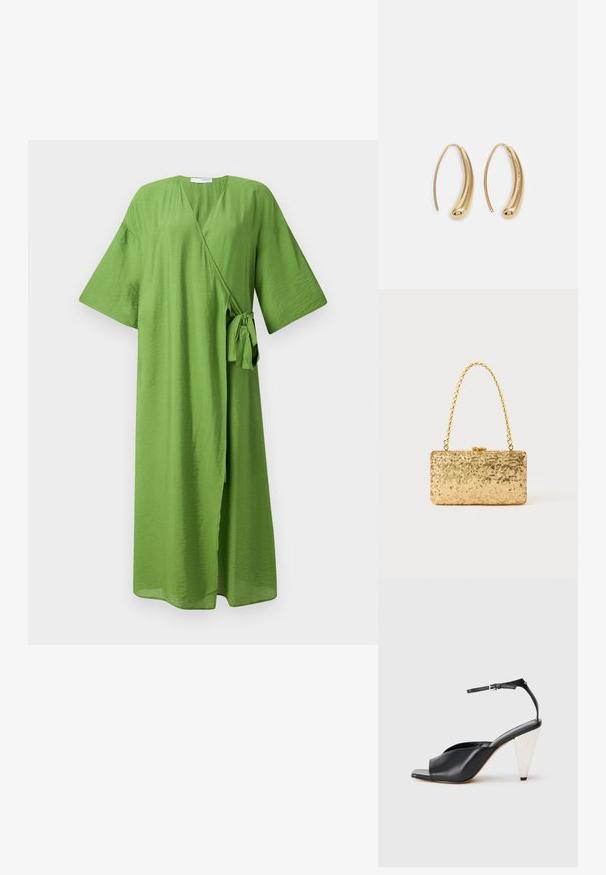 Grønn omslagskjole laget av lett stoff. Har brede ermer, belte i midjen og en dyp V-halsdesign. Glatt, litt teksturert overflate.; Svart lær høyhælte sandaler med åpen tå, asymmetrisk design, ankelstropp og en metallisk kjegleformet hæl. Glatt tekstur hele veien.; Gullfarget paljetter clutch med rektangulær form, utstyrt med en tvunnet kjedehåndtak og en metallspenne, som reflekterer lys med en teksturert overflate.; Gullfargede metalløredobber med en buet, forlenget form. Har en jevn, blank overflate og en avrundet tupp for ekstra detaljer.