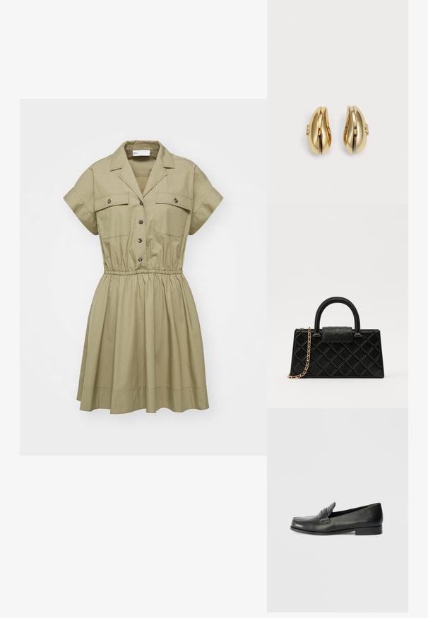 Chaki trumpas rankovėmis suknelė su apykakle, mygtukų užsegimu, elastinga juosmens dalimi ir dviem krūtinės kišenėmis. Lygus audinys ir platėjantis sijono kraštas.; Juodi odiniai loaferiai su apvalia nosimi, pakeltomis siuvimo detalėmis ir žemu grioveliu. Lygi tekstūra su subtiliu blizgesiu.; Juodas rankinės pagamintas iš struktūrizuotos odos, su deimanto raštu, auksinės spalvos grandinėle, viršutine rankena ir logotipu išsiskiriančiu užtrauktuku.; Aukso spalvos auskarai su srauniu, kreiviu dizainu. Kiekvienas auskoras turi lygų paviršių ir mažą užsegimą su dekoratyviu akcentu.