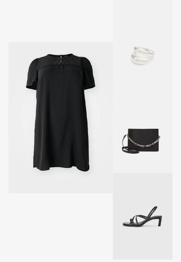 Czarna sukienka z krótkimi rękawami, teksturowana koronkowa wstawka przy dekolcie, luźny fason oraz subtelny kształt A. Gładki materiał bez wzorów.; Czarne sandały na obcasie z prostokątnym noskiem i niskim słupkowym obcasem. Posiadają wiele cienkich pasków i regulowany pasek na kostkę. Wykonane z gładkiej skóry.; Czarna skórzana torebka typu crossbody z gładką teksturą, prostokątnym kształtem oraz metalowym detalem w postaci łańcuszka z przodu. W zestawie regulowany pasek.; Srebrna obrączka podwójna z gładką, polerowaną powierzchnią. Posiada płynny, zakrzywiony kształt z nakładającymi się sekcjami, co nadaje nowoczesny wygląd.