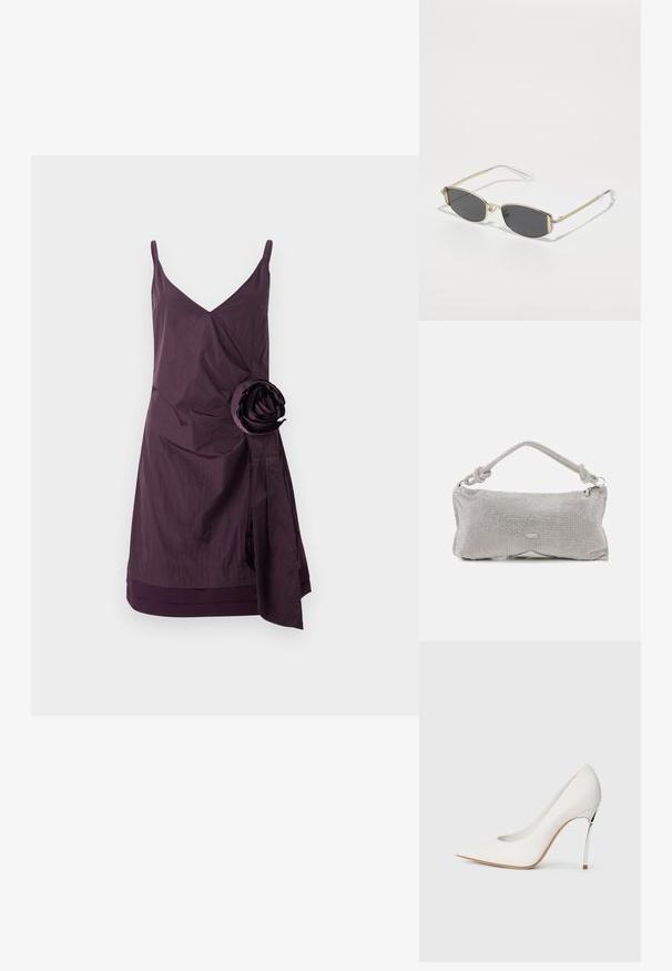 Rochie mov fără mâneci, cu decolteu în V, având o textură crăpată și un accent mare din material sub forma unei flori pe partea stângă. Detaliu de design tip înfășurare la talie.; Pumps albe cu toc înalt, cu vârful ascuțit, acoperite cu o textură fină de sclipici. Accentul metalic argintiu al tocului adaugă contrast. Design elegant.; Ochelari de soare din metal auriu, cu formă ovală, lentile gri închis și brațe transparente. Prezintă accente decorative pe ramele ochelarilor.; Geantă pentru umăr din plasă metalică argintie, cu un mâner legat, închidere cu fermoar și formă geometrică a corpului, având o textură netedă.