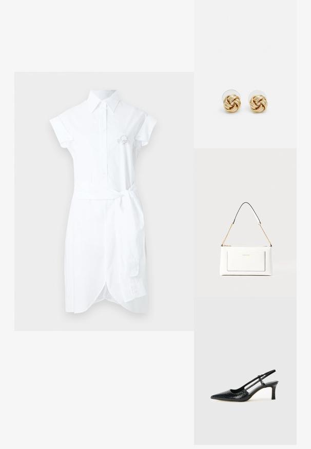 Biała sukienka koszulowa wykonana z bawełny, z kołnierzykiem, krótkimi rękawami i wiązanym w pasie. Posiada zapięcie na guziki oraz haftowane detale na klatce piersiowej.; Czarne lakierowane czółenka na obcasie typu slingback z wąskim noskiem, z teksturowanym wzorem wężowym, regulowanym paskiem oraz krótkim, teksturowanym obcasem w kształcie słupka.; Biała skórzana torebka o teksturowanym wykończeniu, z złotą łańcuszkową rączką i czarnymi akcentami. Zawiera przednią kieszeń oraz zamek błyskawiczny.; Złote kolczyki w kształcie węzła z twisted design. Każdy kolczyk posiada okrągłe, przezroczyste oparcie zapewniające pewność noszenia.