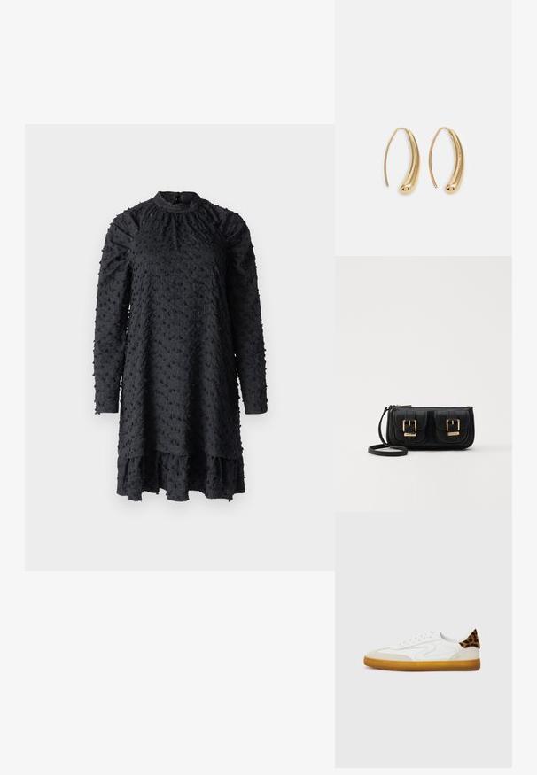 Hofmann Copenhagen REESE - Nappali ruha - black; Fehér sneaker, textúrált velúr és bőr felsőrésszel, leopárdmintás díszítéssel a saroknál és gumirugós talppal.; Fekete bőr keresztbody táska két elülső zsebbel, arany csattokkal, cipzáras záródással és vékony pánttal. Textúrált felület és kompakt téglalap alak.; Aranyszínű fémből készült karika fülbevalók ívelt, hosszúkás formával. Simaságával és fényes felületével, valamint lekerekített végével további részletekkel bővül.