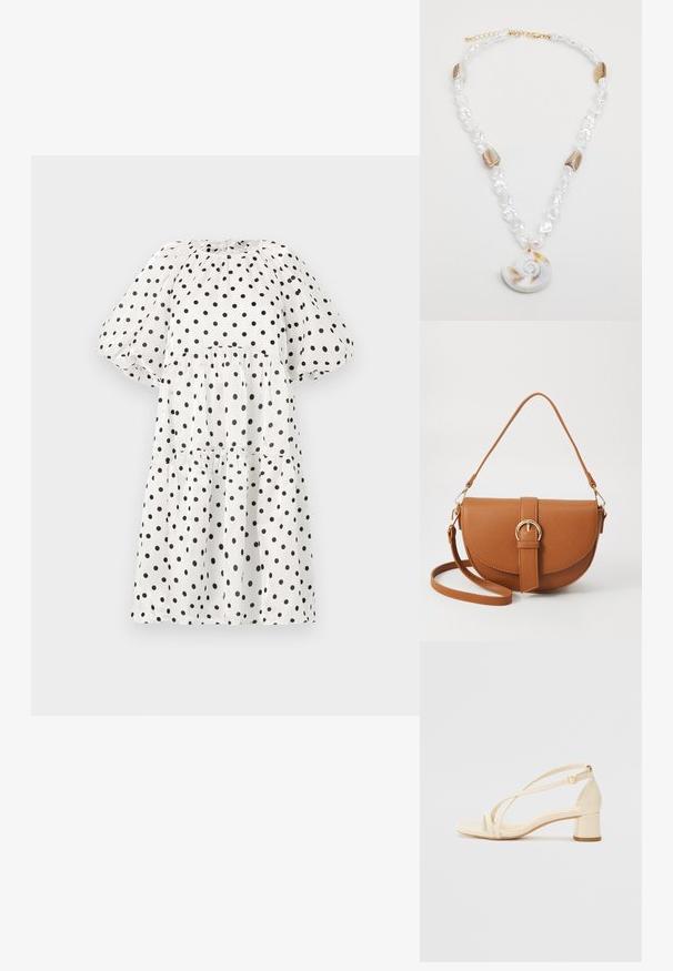 Rochie albă cu buline negre, având un guler înalt, mâneci puff și un design cu fuste nivelate. Material ușor, texturat.; Sandale cu toc bej, cu toc pătrat, design cu barete și curea la gleznă ajustabilă, realizate dintr-un material sintetic neted cu finisaj mat.; Geantă din piele maro, tip crossbody, cu o formă curbată, accesorii aurii și un accent cu cataramă. Dispune de un curea de umăr detașabilă.; Colier cu un centru în formă de scoică spiralată, împreună cu perlă albă neregulată și accente aurii. Închidere cu lanț ajustabil.