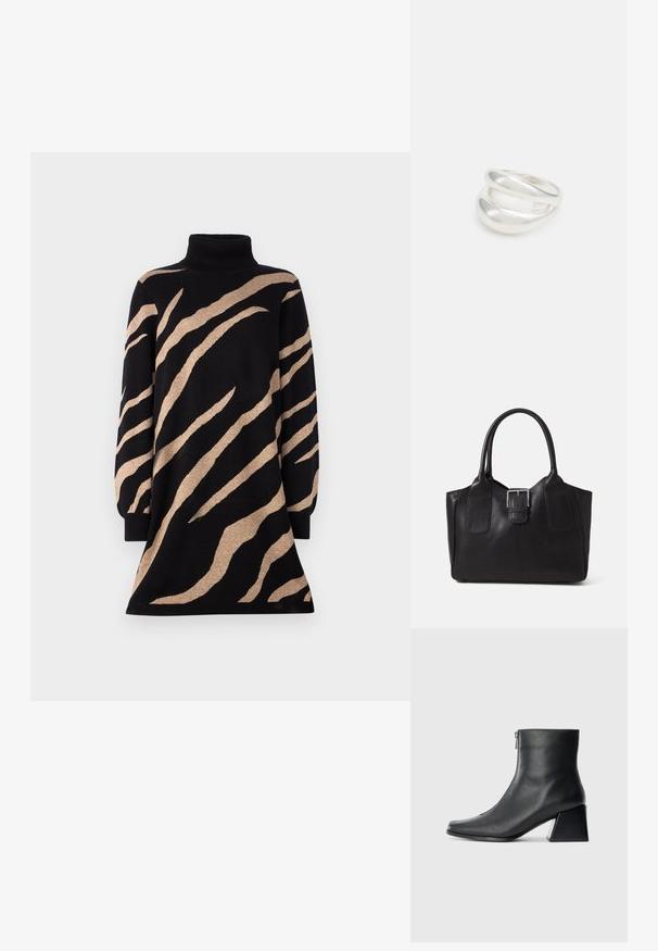 Crna haljina s turtleneck izrezom i smešastim tigrastim prugama, sa dugim rukavima i raširenim rubom. Izrađena od mekanog, teksturiranog pletenog materijala.; Crne kožne gležnjače sa četvrtastim vrhom, bočnim patentnim zatvaračem i blok petom na jednostavnoj svijetloj pozadini.; Crna kožna torba za nošenje s glatkom teksturom, strukturiranim oblikom, dvije ručke i istaknutim srebrnim kopčanjem na prednjoj strani.; Srebrna dvostruka prsten s glatkom, poliranom površinom. Karakterizira ga fluidan, zakrivljen dizajn s preklapajućim sekcijama za moderan izgled.