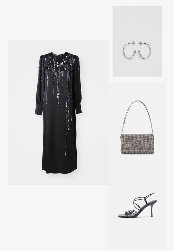 Czarna sukienka z długim rękawem, z okrągłym dekoltem, ozdobiona pionowymi liniami metalicznych cekinów oraz bocznym rozcięciem dla lepszej swobody ruchu.; Czarne sandały na wysokim obcasie mają cienkie paski z węzłowym wzorem, gładki, kwadratowy czubek i smukły obcas w stylu szpilki.; Jasnoszara metaliczna torebka na łańcuszku, ozdobiona małymi okrągłymi metalowymi ćwiekami oraz trójkątnym logo marki.; Srebrne kolczyki na biglu o gładkim, błyszczącym wykończeniu. O zaokrąglonym kształcie, lekkim designie, z zamknięciem na zatrzask.