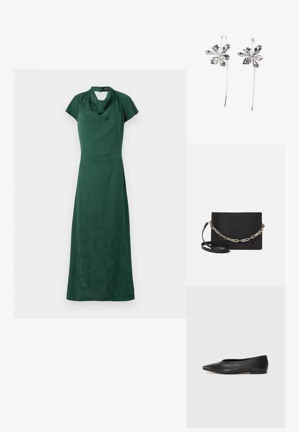 Grønn kjole laget av glattet stoff, med en cowl halslinje, korte ermer og en rett silhuett med subtile mønstre.; Sorte lærballerina med spiss tå, minimalistisk design, glatt tekstur, lav hæl uten synlig metall eller dekorasjoner.; Svart lær crossbody-veske med glatt tekstur, rektangulær form og metallkjede detaljer på framsiden. Justerbar stroppe inkludert.; Sølvblomstformede ørevipper med en teksturfinish, der har lange kroker og kronbladlignende detaljer for et intrikat design.
