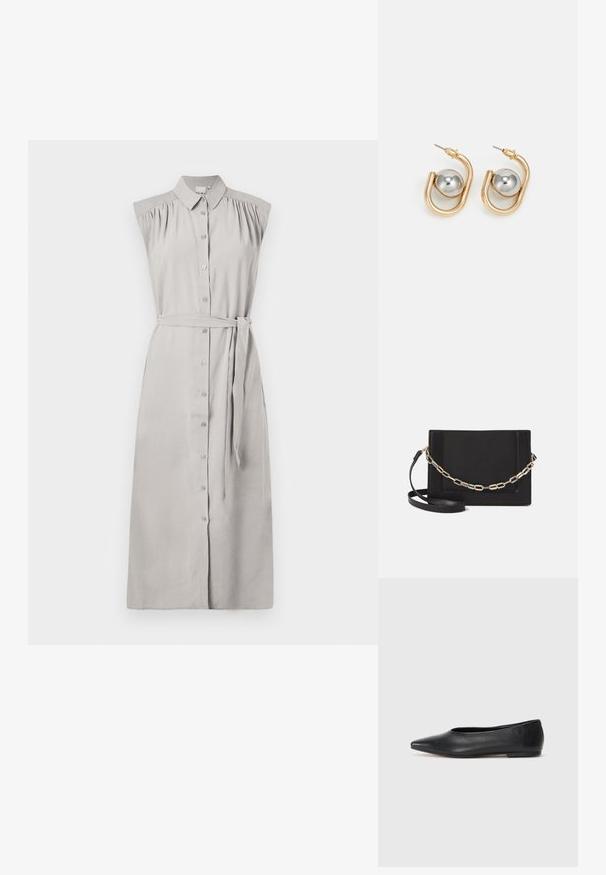 Világosszürke, ujjatlan ingruha gombos elülső résszel, ráncolt vállrésszel, derékmegkötővel és egyenes fazonnal. Sima szövet textúra.; Fekete bőr balettcipő, hegyes orral, minimalista dizájn, sima textúra, alacsony sarkú, látható fémrész vagy díszítés nélkül.; Fekete bőr keresztpántos táska, sima textúrával, téglalap alakú és fém lánc részlettel az elején. Állítható pánttal ellátva.; Arany színű fülbevalók ívelt, gyűrűszerű dizájnnal, amelyen egy kiemelkedő ezüst gömbös dísz található. Fényes fémfelület, tűs záródás.