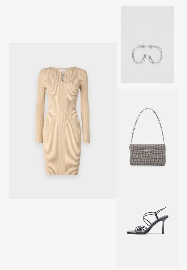 Bež obleka z rebrastim pletenjem, z V-izrezom, dolgimi rokavi in šivnimi detajli, ki se ponaša s prilegajočo silhueto in teksturirano površino.; Črne visoke sandale na peto imajo tanke naramnice z vozlom, gladek kvadratni toe in eleganten stiletto peto.; Svetlo siva kovinska torbica z verižnim ročajem, okrašena z majhnimi okroglimi kovinskimi bleščicami in trikotnim logotipom blagovne znamke.; Srebrne uhančke v obliki obroča z gladko, sijočo površino, ukrivljene oblike in zapiranjem na zatič. Minimalistična zasnova z modernim zaključkom.