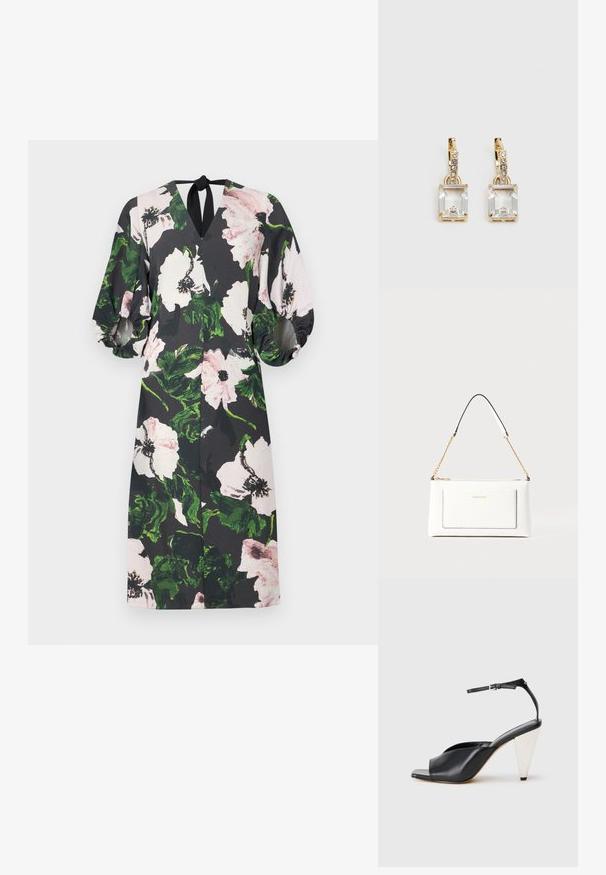 Cvečni ženski obleka s črnim ozadjem; vsebuje velike rožnate in zelene cvetne vzorce, krojen V-izreza, nabirane rokave in zavezovanje na hrbtu.; Črne usnjene sandale s peto, odprto toe, asimetričnim dizajnom, zaponko okoli gležnja in kovinsko stožčasto peto. Gladka tekstura po celotni površini.; Bela usnjena torbica z teksturirano površino, ki vključuje zlat pas in črne detajle. Ima sprednji žep in zadrgo.; Zlato obarvani uhani, ki vsebujejo pravokoten, prozoren kristal, obešen pod vrsto majhnih, okroglih prozornih dodatkov. Elegantna, moderna zasnova.