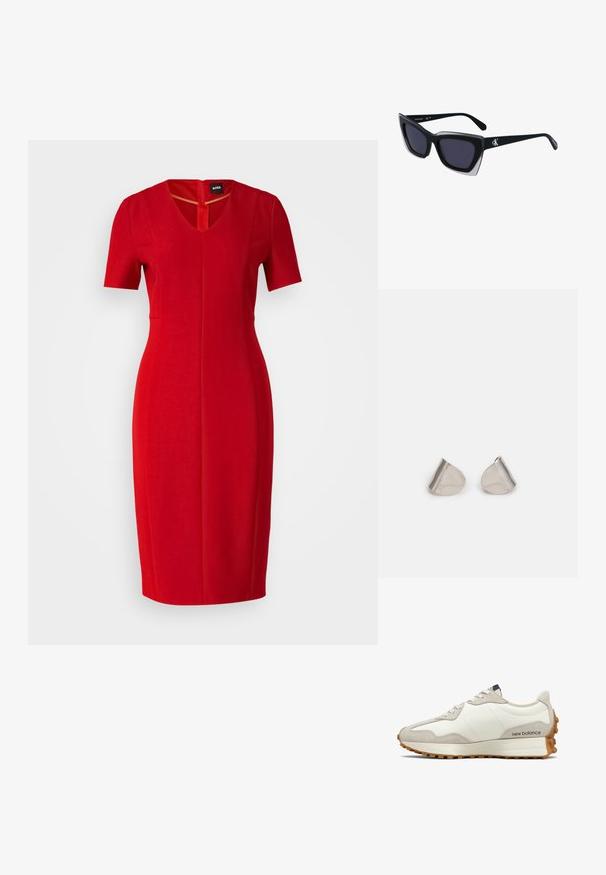 Röd knälång figurnära klänning med korta ärmar och V-ringning, tillverkad av ett slätt tyg med svaga sömdetaljer.; Vit och beige sneaker med ovandel i slätt läder och mockadetaljer. Har runda snören, en dämpad sula och en texturerad gummiyttersula.; Svart överdimensionerade solglasögon med geometrisk form, med mörka linser och en kontrasterande grå detalj på ramen. Logotyp på bygeln.; Silverfärgade metallörhängen med en slät, tårformad design och en polerad yta. Subtila gravyrer tillför detaljer. Minimalistisk design.