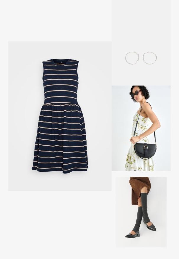 Sötétkék ujjatlan ruha vízszintes krémcsíkokkal, kerek nyakkivágással és ráncolt derékkal, bővülő szoknyával.; Fekete lakk bőrből készült, hegyes orrú cipők, tömbsarkúakkal és bokapánttal, szürke bordás lábszármelegítőkkel és barna velúr szoknyával párosítva.; Fekete bőrtáska ívelt formával, levehető pánttal és arany színű fémrészekkel. A táskán egy csattal díszített fedél található.; Ezüst karika fülbevalók, letisztult, kerek formával, sima felülettel és látható díszítés nélkül. A átmérő nem megadott.