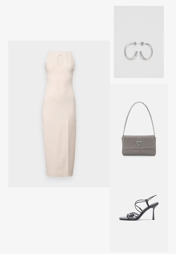 Bec + Bridge MARIELLE SPLIT DRESS - Haljina od žerseja - vanilla; Crne sandale na visokoj potpetici imaju tanke trake s čvorastim dizajnom, glatki kvadratni vrh i elegantnu stiletto petu.; Svijetlosivi metalik ruksač s lancem, ukrašen malim okruglim metalnim zakovicama i trokutastim logotipom marke.; Srebro naušnice u obliku prstena s glatkom, sjajnom završnom obradom. Zaobljenog oblika, laganog dizajna, s kopčom na poleđini.