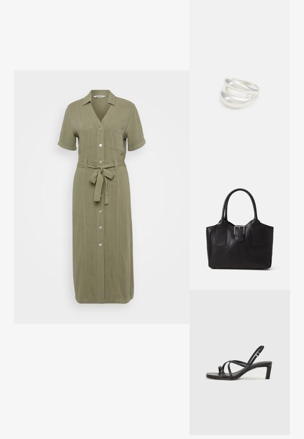 Olivetza zaļa, vidus garuma krekla stila kleita ar īsām iebūvētām piedurknēm, divām krūšu kabatām un jostas saitēm, izgatavota no viegla auduma.; Melnas strappy sandales ar kvadrātveida purngaliem un zemu bloku papēdi. Ievērojamas ar vairākiem plāniem siksniņām un regulējamu potītes siksniņu. Izgatavotas no gludas ādas.; Melnas ādas somiņa ar gludu tekstūru, strukturētu formu, divām rokturām un izteiktu sudraba sprādzi priekšpusē.; Sudraba divu joslu gredzens ar gludu, pulētu virsmu. Iezīmējas ar plūstošu, izliekta dizaina struktūru ar pārklājošām sekcijām modernam izskatam.