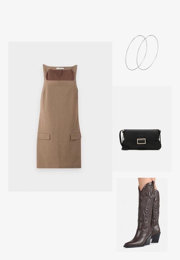 Rjava obleka brez rokavov s karo vzorcem in kvadratnim izrezom, ki ima rjav vložek iz enakomerne tkanine in dve sprednji žepi.; Rjave usnjene kavbojske čevlje z ostrim nosom in blok peto, ki vsebujejo podrobno šivanje in dvignjene dodatke na zgornjem delu.; Črna usnjena torbica na preklop z zlato kovinsko zaponko. Vključuje črn trak in eleganten, minimalističen dizajn.; Srebrne uhane v obliki obroča z minimalističnim dizajnom. Krožna oblika, gladka tekstura in tanek profil. Lahki s poliranim zaključkom.