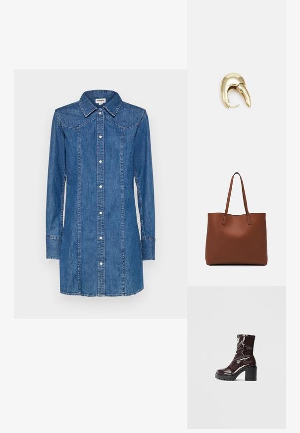 Traper haljna košulja s ovratnikom, dugim rukavima i prednjim kopčanjem na gumb. Ima kontrastne šavove i detalje na prsima.; Sjajna burgundska čizma do gležnja s debelim crnim potplatom, koja se odlikuje glatkom teksturom i jednostavnim dizajnom. Nema vidljivih kopčanja ili uzoraka.; Smeđa kožna torba preko ramena s glatkom teksturom, otvorenim vrhom i dvjema naramenicama. Ima minimalne šavove i nema vidljivog hardvera.; Zlatne metalne naušnice s elegantnim, zakrivljenim dizajnom. Imaju karakterističan šiljast oblik, poliranu površinu i zatvaranje na šarku.