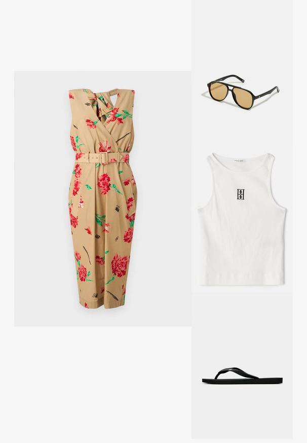 Tamnina haljina s crvenim cvjetnim uzorkom i zelenim listovima, s pojasom u struku, bez rukava i do koljena.; Bijela rebrasta majica bez rukava s crnim izvezenim logotipom u središtu prsnog dijela. Izrez i otvori za ruke su finiširani suptilnim obrubom.; Crne gumene japanke s teksturiranim remenom i jednostavnom ravnom potplatom, prikazane s strane na jednostavnoj svijetloj pozadini.; Crne sunčane naočale s smeškastim sočivima; pravokotni oblik s debelim okvirom, uključujući suptilne hardverske akcentne detalje na sljepoočnicama.