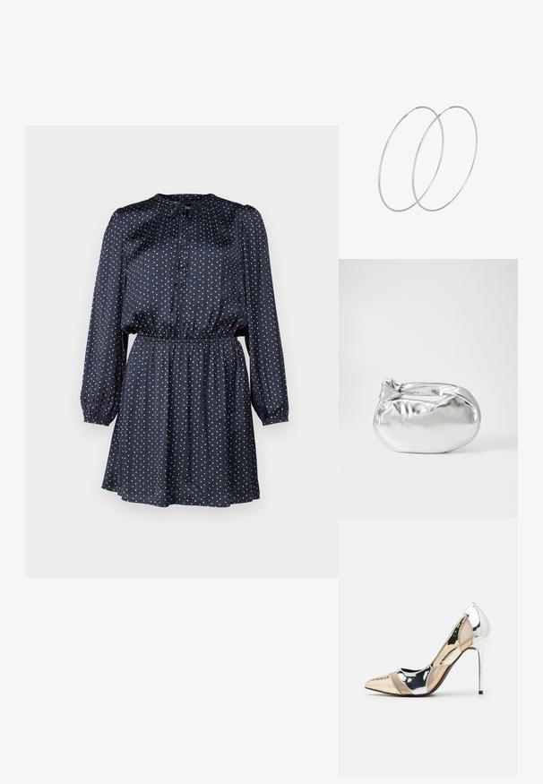 Mornarskoplavi haljina od laganog materijala s dugim rukavima, okruglim izrezom i crveno-bijelim točkicama. Elastičan pojas za prilagodljiv izgled.; Cipele s visokom potpeticom i špicastim vrhom u srebrnoj, zlatnoj i nude boji. Sjajan finiš s izrezbarenim dizajnom, s potpeticom u obliku stiletto.; Srebrna metalik torbica s mekim, zaobljenim oblikom i čvorastim zatvaranjem na vrhu. Izrađena od glatke sintetičke kože.; Srebrne okrugle naušnice s minimalističkim dizajnom. Kružni oblik, glatka tekstura i tanak profil. Lagane s poliranim završetkom.