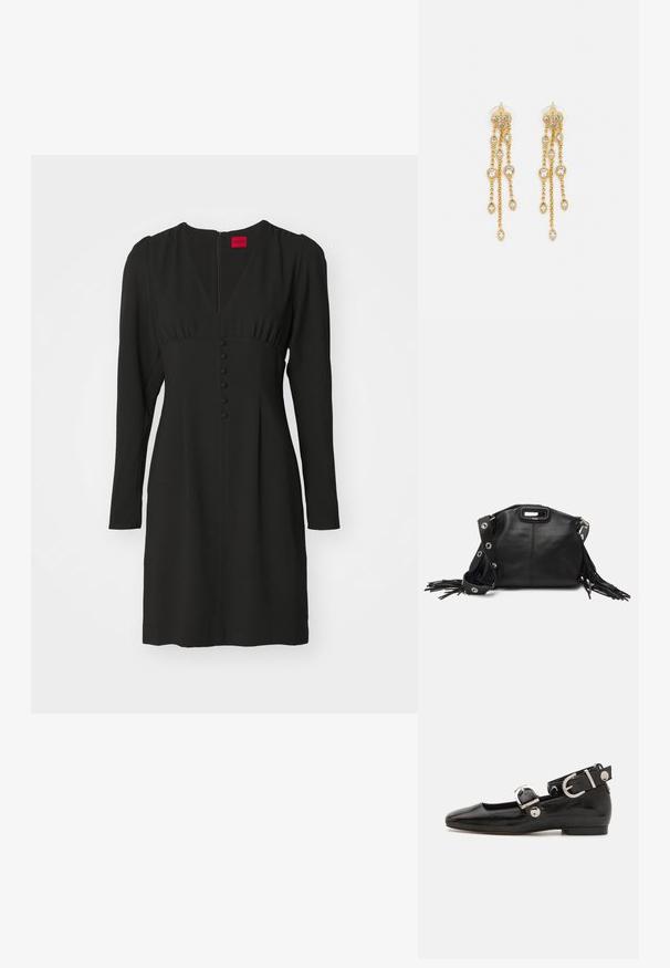 Musthave mustrika varrukatega must kleit sügava V-kaelusega, smaragdrohelise vöökohtadega ja nööpide kaunistustega ees. Valmistatud siledast kangast.; Must musta nahkkinga lamead kontsad, ruudukujulise varbaga, pahkluu rihmaga, mis sisaldab hõbedast taakleid, ning lame tald. Siledat pinda ja minimalistlikku disaini.; Maje MISS MINI - Ülerinna-kott - noir; Kuldne tooni kõrvarõngad mitme voolava ahelaga, millel on selged ovaalsed rhinestone aktsendid ja dekoratiivsed stud-tippud.