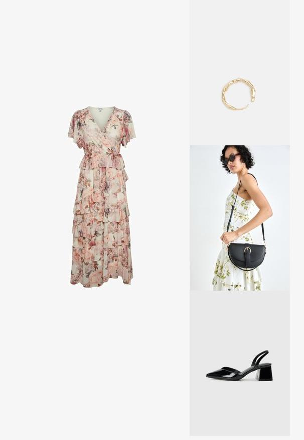 Maxikleid mit Blumenmuster, das kurze Rüscheärmel, ein Wickeldesign, gestufte Rüschen und eine taillierte Taille in Rosa- und Cremetönen umfasst.; Schwarze Lackleder-Slingback-High Heels mit spitzem Schuh und einem geometrischen Blockabsatz. Verfügt über ein schlankes, minimalistisches Design und eine glatte Textur.; Schwarze Lederhandtasche mit geschwungener Form, abnehmbarem Tragegurt und goldenen Beschlägen. Die Tasche verfügt über einen Deckel mit einer Schnallen-Details.; Goldfarbener Ring mit einem organischen, gedrehten Design, glatter Oberfläche und sich verjüngenden Enden, was ein modernes, skulpturales Erscheinungsbild erzeugt.