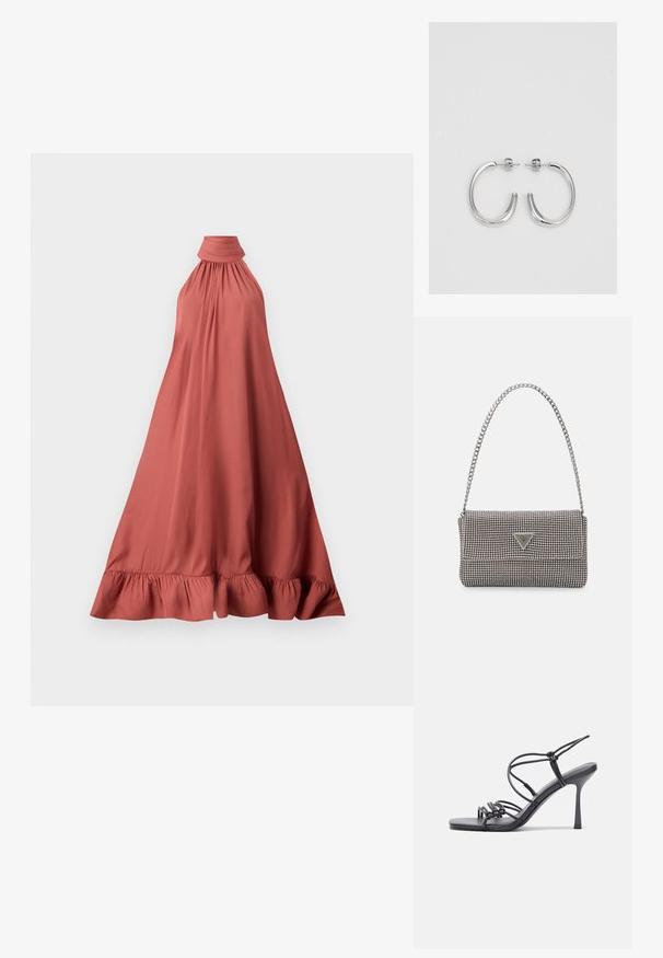 Malina SABRINA HALTER NECK RUFFLED DRESS - Rochie cocktail/Rochie petrecere - terracotta; Sandale negre cu toc înalt au curele subțiri cu un design legat, un vârf pătrat neted și un toc stiletto elegant.; Geantă metalică gri deschis, cu un strap din lanț, decorată cu mici ținte circulare metalice și un logo de marcă triangular.; Cercei rotunzi din argint cu un finisaj neted și strălucitor. Design ușor, având o formă rotundă și închidere cu tijă.