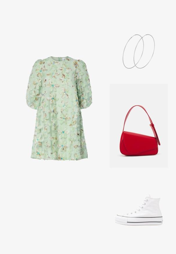 Ljusgrön klänning med rund halsringning, puffärmar och tygblommor prydda med paljetter och detaljerad sömnad.; Vit hög topp canvas sneaker med svart gummisulan, framsidan gummitåhätta och sex öglor för snören, med en ren, minimalistisk design.; Röd läderhandväska med en vinkelrät, geometrisk design. Har ett justerbart axelband och en klaffstängning med sydda detaljer.; Silverfärgade hoopörhängen med en minimalistisk design. Cirkulär form, slät yta och tunn profil. Lätta med en polerad finish.