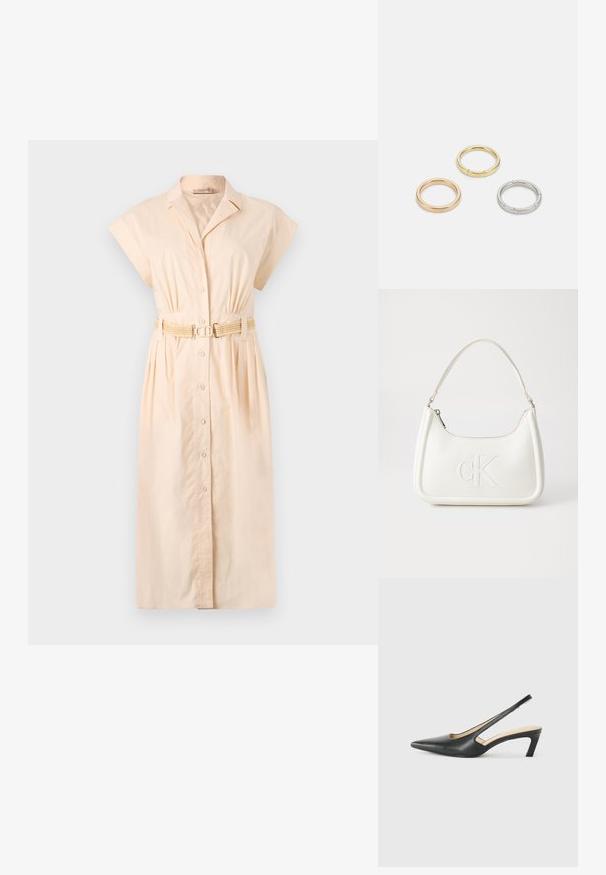 Světle broskvová košilová šaty z bavlny s límcem, krátkým rukávem, předním zapínáním na knoflíky a pleteným opaskem v pase.; Černý špičatý slingback s nízkým podpatkem, vyrobený z hladké kůže, s výřezem na boku pro lepší prodyšnost.; Bílá kožená kabelka s křivkovým tvarem, na přední straně s vyraženým logem "CK" a jediným ramenním popruhem. Zipový uzávěr na vrchu.; Tři kovové prsteny: jeden růžově zlatý, jeden zlatý s texturovanými detaily a jeden stříbrný, všechny s vyrytým brandingem na vnitřním boku.