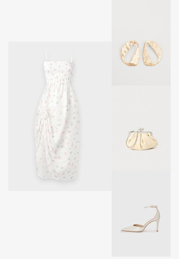 Biała sukienka z marszczonym bodicem, cienkimi ramiączkami i różowym kwiatowym wzorem. Zawiera zebrany materiał z bocznym węzłem i rozporkiem.; Białe skórzane szpilki z ostrym noskiem, paskiem wokół kostki i cienką szpilkową obcasem. Gładka faktura z subtelnym połyskiem.; Złożona beżowa skórzana kopertówka z srebrną metalową ramą, z dwoma okrągłymi dekoracyjnymi zapięciami i srebrnym łańcuszkiem.; Para nieregularnych, owalnych kolczyków ze złotego metalu o teksturowanej, lekko młotkowanej powierzchni na białym tle.