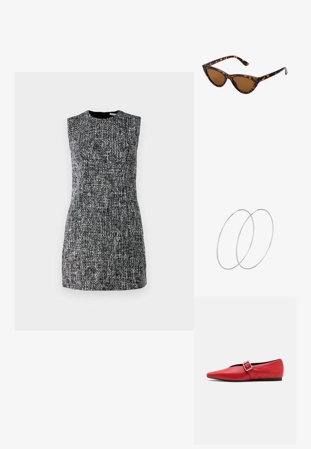 Ärmelloses Kleid aus strukturiertem schwarz-weißen Stoff, mit einem runden Ausschnitt und einem Reißverschluss hinten. Kurze, figurbetonte Silhouette.; Rote Leder-Ballerina mit einer spitzen Zehe, ausgestattet mit einem Seitenriemen mit einer Metallschnalle und einem niedrigen schwarzen Absatz. Glatte Textur über die gesamte Fläche.; Katzenaugen-Sonnenbrille mit einem schwarz-orangenen Schildpattrahmen, braunen Gläsern und schlanken, spitzen Enden. Verfügt über ein minimalistisches Logo am Bügel.; Silberne Creolen mit minimalistischem Design. Rundform, glatte Oberfläche und dünnes Profil. Leichtgewichtig mit hochglänzender Oberfläche.