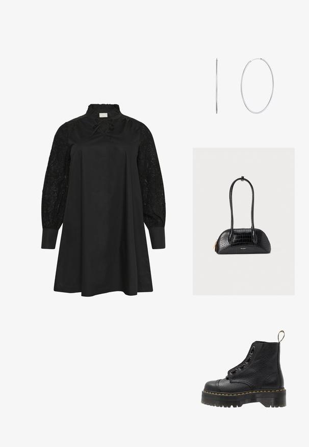 Kaffe Curve MYNTHIA - Robe de jour - black deep; Bottines en cuir noir avec surface texturée, bout arrondi, lacets, coutures jaunes et une épaisse semelle noire crantée.; Sac à main noir avec motif crocodile, texture lisse, forme arrondie et deux poignées fines. Accent logo en or près de la base.; Boucles d'oreilles créoles en métal argenté, de forme ovale, design fin, légères, présentant une texture lisse avec un fermoir sécurisé pour un port facile.