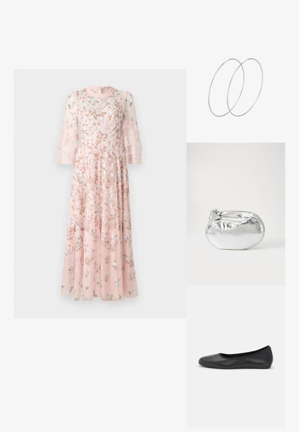 Needle & Thread EVERETT BLOOM ROUND NECK GOWN - Gallakjole - light pink; Sort læderballetsko med rund tå, glat tekstur, minimal syning og et fleksibelt såldesign.; Sølvmetallic pose med en blød, rund form og en knyttet lukning foroven. Fremstillet af glat faux lædermateriale.; Sølvøreringe med et minimalistisk design. Cirkulær form, glat tekstur og tynd profil. Letvægtige med en poleret overflade.