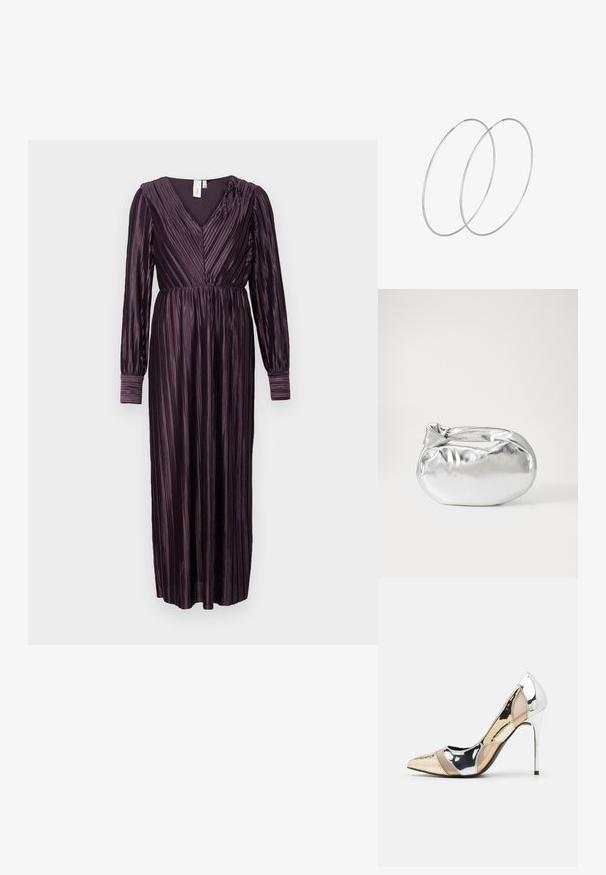 Dolga, slivkasto obarvana obleka z V-izrezom, dolgimi rokavi in vertikalnimi naborki. Mehka tekstura in nabrana pasovina poudarjata obliko in tok.; Čevlji z visoko peto in konico, v barvni kombinaciji srebrne, zlate in nude. Sijajna obdelava z izrezljanim dizajnom, z igličasto peto.; Srebrna kovinska torbica z mehko, zaobljeno obliko in zavezano zgornjo zaporo. Narejena iz gladkega umetnega usnja.; Srebrne uhane v obliki obroča z minimalističnim dizajnom. Krožna oblika, gladka tekstura in tanek profil. Lahki s poliranim zaključkom.