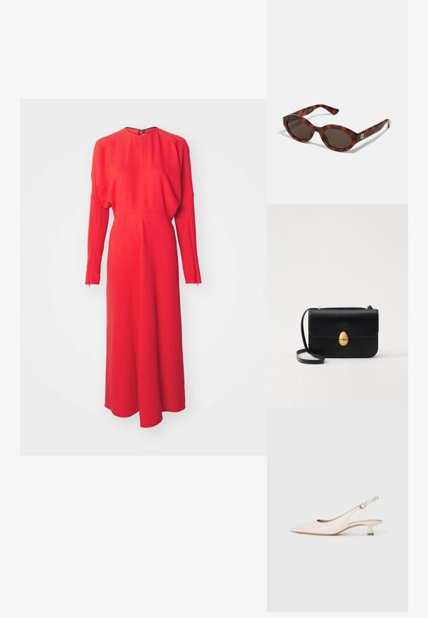 Piros, hosszú ujjú ruha magas nyakkal, testre simuló felső résszel és laza szoknyával. Finom varrási részletekkel és hátul záródó cipzárral rendelkezik.; Krém színű, hegyes orrú, sarok nélküli cipő alacsony, kiscica sarkúval és arany csattal sima fehér háttér előtt.; Fekete-arany teknősbéka napszemüveg kerek kerettel, sötét lencsékkel és arany logóval a szárakon. Sima műanyag anyag, nincs látható minta.; Fekete bőr kézitáska, struktúrált, téglalap alakú formával. Arany ovális kapoccsal és vékony vállpánttal rendelkezik. Sima textúrájú.
