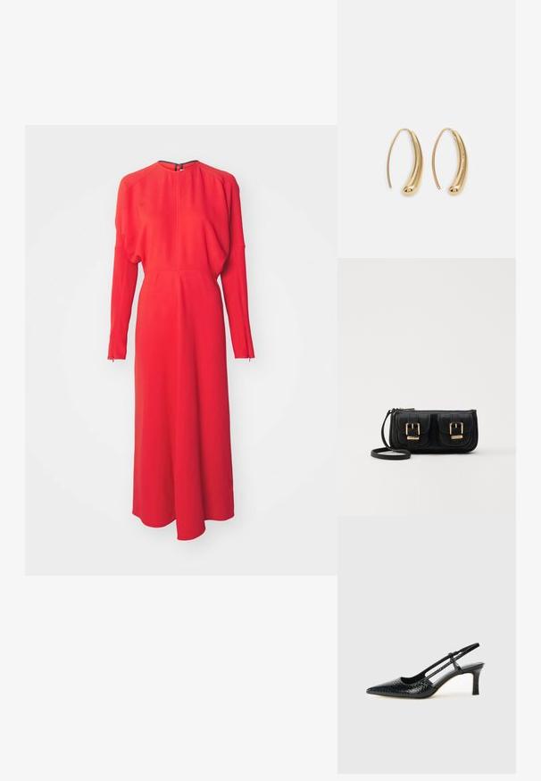 Piros, hosszú ujjú ruha magas nyakkal, testre simuló felső résszel és laza szoknyával. Finom varrási részletekkel és hátul záródó cipzárral rendelkezik.; Fekete lakk slingback sarok, hegyes orral, texturált kígyómintával, állítható pánttal és rövid, texturált tömbsarkal.; Fekete bőr keresztbody táska két elülső zsebbel, arany csattokkal, cipzáras záródással és vékony pánttal. Textúrált felület és kompakt téglalap alak.; Aranyszínű fémből készült karika fülbevalók ívelt, hosszúkás formával. Simaságával és fényes felületével, valamint lekerekített végével további részletekkel bővül.