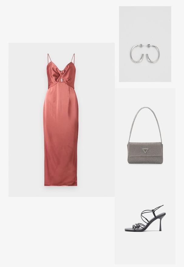 Malina PATRIZIA CUT OUT SLIP MAXI - Ένδυση για ειδικές περιστάσεις - terracotta; Μαύρες ψηλοτάκουνες σανδάλες με λεπτές λωρίδες και σχέδιο με κόμπους, λείο τετράγωνο μπροστινό μέρος και κομψό τακούνι στιλέτο.; Ανοικτό γκρι μεταλλική τσάντα χειρός με αλυσίδα, διακοσμημένη με μικρούς κυκλικούς μεταλλικούς στύλους και ένα τριγωνικό λογότυπο της μάρκας.; Ασημένια σκουλαρίκια κρίκοι με λεία, λαμπερή φινίρισμα. Στρογγυλό σχήμα, ελαφρύ σχέδιο, με κλείσιμο τύπου πίσω.