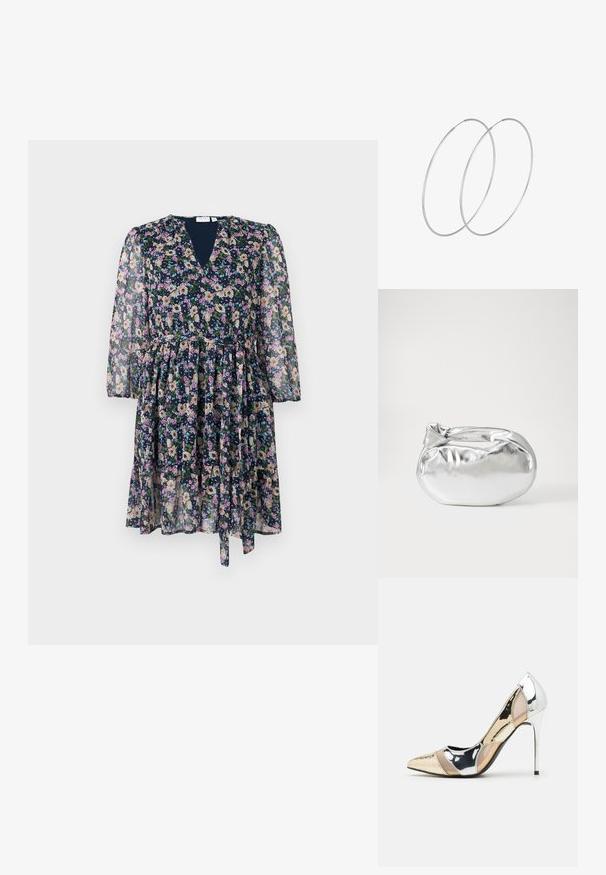 Haljina s cvjetnim uzorkom izrađena od prozirnog materijala, s tamnoplavom podlogom, V-izrezom, dugim rukavima i nabranu suknju s detaljem na vezanje.; Cipele s visokom potpeticom i špicastim vrhom u srebrnoj, zlatnoj i nude boji. Sjajan finiš s izrezbarenim dizajnom, s potpeticom u obliku stiletto.; Srebrna metalik torbica s mekim, zaobljenim oblikom i čvorastim zatvaranjem na vrhu. Izrađena od glatke sintetičke kože.; Srebrne okrugle naušnice s minimalističkim dizajnom. Kružni oblik, glatka tekstura i tanak profil. Lagane s poliranim završetkom.