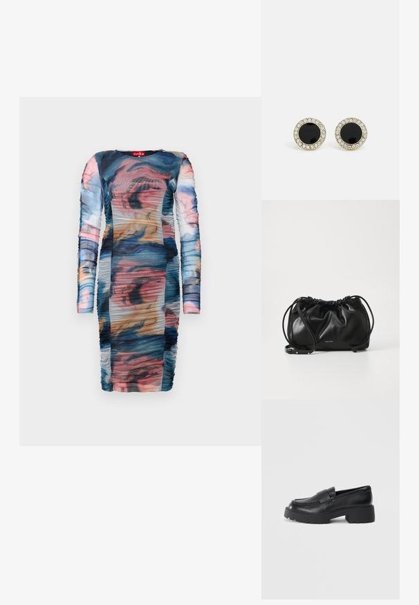 Middellange mouw jurk met een meerkleurig abstract patroon en plooien. Gemaakt van doorzichtig, glad materiaal met sprankelende accenten.; Zwarte leren instappers met een gestructureerde afwerking, voorzien van een rechthoekige band over de voorkant en een robuuste, gegroefde zool.; Zwarte leren handtas met geplooid ontwerp, dubbele trekkoordsluiting en afneembare schouderband. Voorzien van metallic logo detail.; DKNY INLAY STUD - Oorbellen - black/gold-coloured