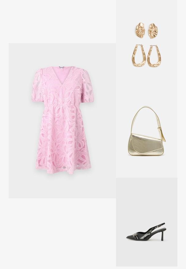 Roza čipkasta haljina s V-izrezom, kratkim napuhanim rukavima i uskim strukom. Sadrži višeslojne cvjetne uzorke i lepršavu suknju.; Crna lakirana slingback cipela s izduženim vrhom, remenčićima oko gležnja s srebrnim kopčama i dijelovima, te vitkim potplatom.; Zlatna metalna torba s uređenim dizajnom, glatkom teksturom i podesivim remenom. Ima jedinstven trokutasti oblik i minimalističko šivanje.; Naušnice zlatne boje s teksturiranim, valovitim oblicima. Uključuju skulpturalne kopče i dizajn otvorene kružnice s kovanom završnom obradom.