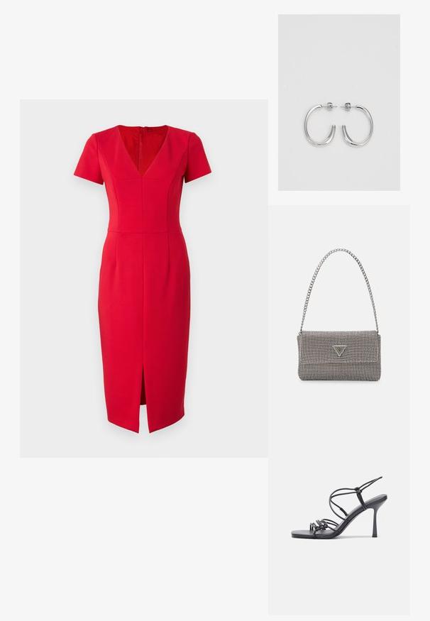 Piros midi ruházat rövid ujjal, V-kivágással és elülső hasítékkal, sima anyagból készült, varrási részletekkel. Rejtett hátsó cipzáras záródás.; Fekete magas sarkú szandálok vékony pántokkal, csomózott mintával, sima négyzetes orral és karcsú stiletto sarkal rendelkeznek.; Világosszürke fémes kézitáska lánc pánttal, kis kör alakú fém kifinomult díszítéssel és háromszög alakú márkagéppel.; Ezüst karika fülbevalók sima, fényes felülettel. Lekerekített forma, könnyű kialakítással, tűs zárómechanizmussal.
