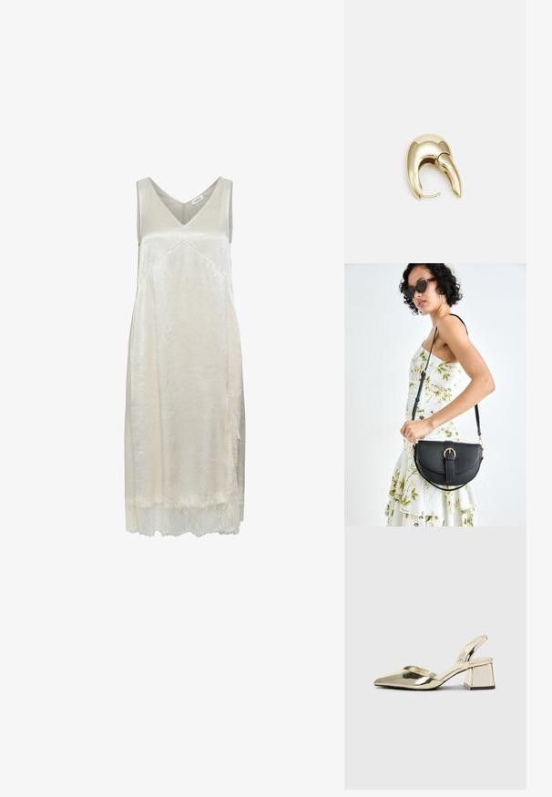 Ljust beige ärmlös klänning i ett silkigt material, med V-ringning, subtil textur och delikat spetsdetalj vid fållen.; Guld, metalliska slingback-klackar med spetsig tå och chunky klack. Slät textur, minimalistisk design och en smal rem.; Svart läderhandväska med en böjd form, avtagbar rem och guldiga detaljer. Väskan har ett lock med en spänndetalj.; Örhänge i guldtonad metall med en elegant, böjd design. Har en distinkt spetsig form, polerad yta och gångjärnslås.