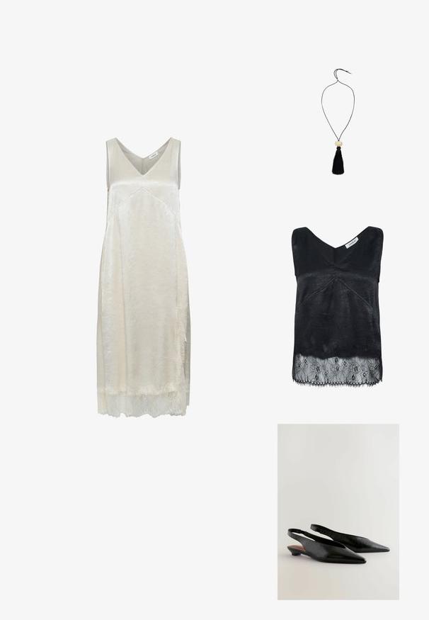 Licht beige mouwloze jurk van een silky materiaal, met een V-hals, subtiele textuur en delicate kanten rand aan de zoom.; Zwarte mouwloze top van een textuurstof, met een v-hals ontwerp en een kantafwerking met bloemmotieven. Gerafelde randen aan de onderkant.; Zwarte slingback schoenen met een puntige neus, voorzien van een gestructureerd oppervlak en een kleine blokhak. De binnenkant heeft een bruine accent.; Zwarte kwast pendant aan een zwarte draad, met een ronde beige kraal dichtbij de top van de kwast. De kwast heeft een zachte textuur.