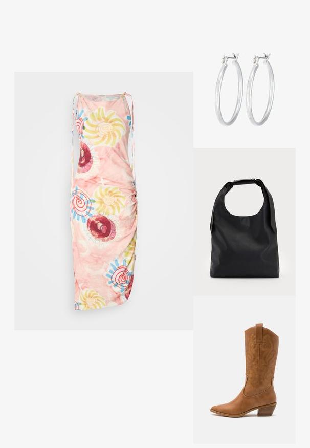 Ärmlös, rynkad klänning i mjuk rosa tyg. Har färgglada spiral- och blommönster i rött, gult och blått. Justerbara axelband.; Bruna lädercowboystövlar med spetsig tå, broderade virvelmönster på skaftet och en staplad blockklack. Har en dragflik för enkel påtagning.; Svart läderhandväska med en stor öppen topp och en enkel axelrem. Mjuk textur, minimalistisk design, med subtila metallaccenter.; Silverfärgade hoopörhängen med en slät, polerad yta. Rund form och säker klickstängning. Lättviktig design som passar för vardagligt bruk.
