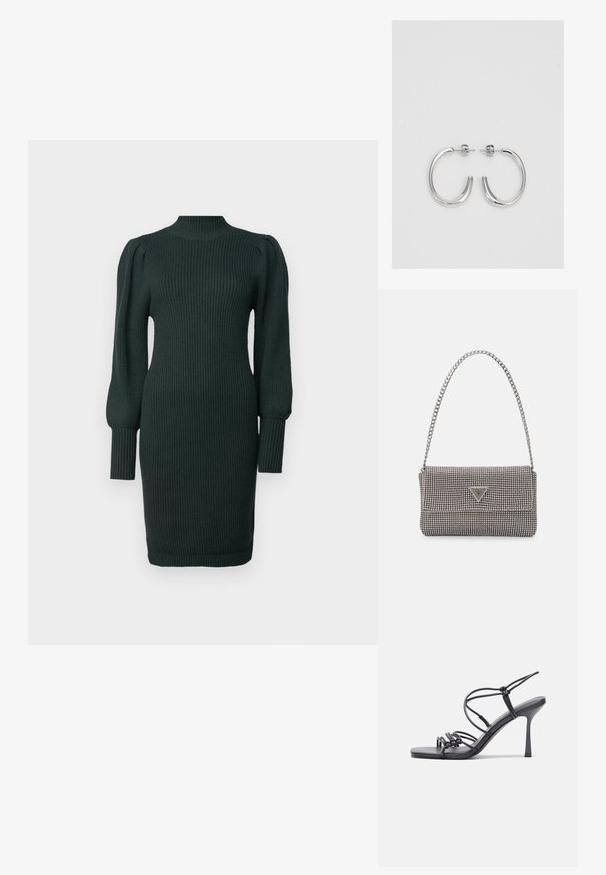 Donkergroene geribbelde gebreide jurk met een hoge hals, voluminieuze mouwen en een getailleerde silhouet, eindigend net boven de knie.; Zwarte hoge hakken sandaaltjes hebben dunne banden met een geknoopt ontwerp, een gladde vierkante neus en een elegante stiletto-hak.; Lichtgrijze metallic handtas met een kettingriem, versierd met kleine ronde metallic studs en een driehoekig merkimago.; Zilveren oorringen met een gladde, glanzende afwerking. Ronde vorm, lichtgewicht ontwerp, voorzien van een post-back sluiting.