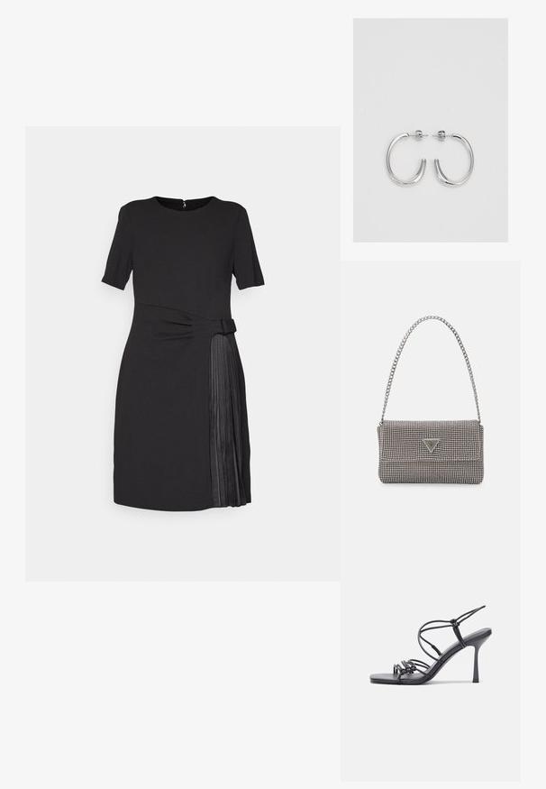 Melnā kleita ar īsām piedurknēm, pieguļošu korpusu, pagrieztu sānu detaļu un vienu pusi ar plisētu akcentu. Izgatavota no gludas auduma, minimalisma stilā.; Melnas augstpapēžu sandales ar plāniem siksniņām un mezgla dizainu, gluda kvadrātveida purngalu un elegantu stiletto papēdi.; Gaiši pelēka metāla rokassoma ar ķēdes siksnu, rotāta ar mazām apaļām metāla kniedēm un trīsstūra zīmola logo.; Sudraba riņķveida auskari ar gludu, spīdīgu apdari. Apaļas formas, viegla dizaina, ar aizdari uz stieples.