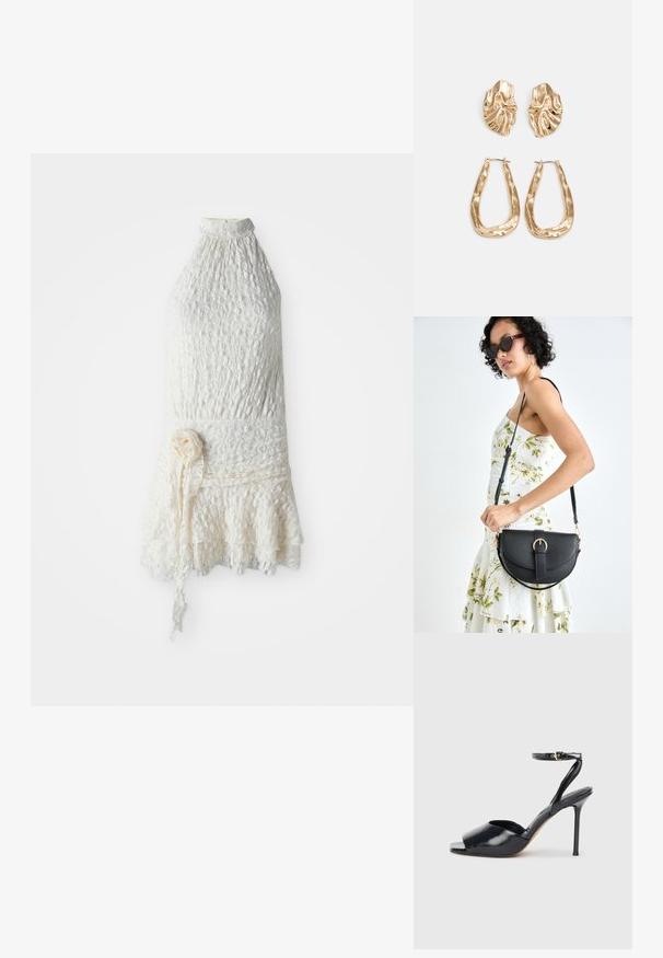 Bijela čipkasta haljina bez rukava s visokim ovratnikom, cvjetnom teksturom, uskim strukom i volanima na rubu, s remenom od tkanine u obliku cvijeta.; Crne lakirane sandale s visokom potpeticom, otvorenim prstom, tankim štiklama i zapešnim remenom sa zlatnom kopčom na bijeloj pozadini.; Crna kožna torba s lukovitim oblikom, odvojivim remenom i zlatnim detaljima. Torba ima preklop s kopčom.; Naušnice zlatne boje s teksturiranim, valovitim oblicima. Uključuju skulpturalne kopče i dizajn otvorene kružnice s kovanom završnom obradom.