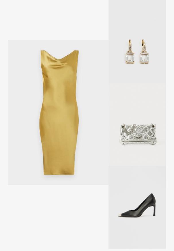Vestido de cetim amarelo com decote drapeado, forma ajustada, comprimento até ao joelho e textura suave. Sem padrões ou detalhes visíveis.; Sapato de salto alto em couro preto com bico apontado e biqueira metálica prateada. Apresenta um acabamento liso e um salto esguio de 10 cm.; Bolsa metálica prateada com pega de corrente, textura acolchoada, costura decorativa e fecho com ziper. Apresenta detalhes em relevo na parte frontal.; Brincos em tom de ouro com um cristal retangular claro pendurado abaixo de uma linha de pequenos acentos redondos claros. Design elegante e moderno.
